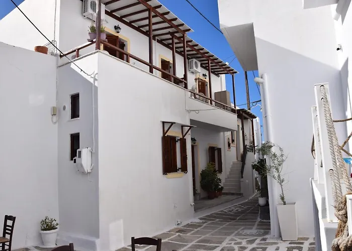 Naoussa Center Cycladic House